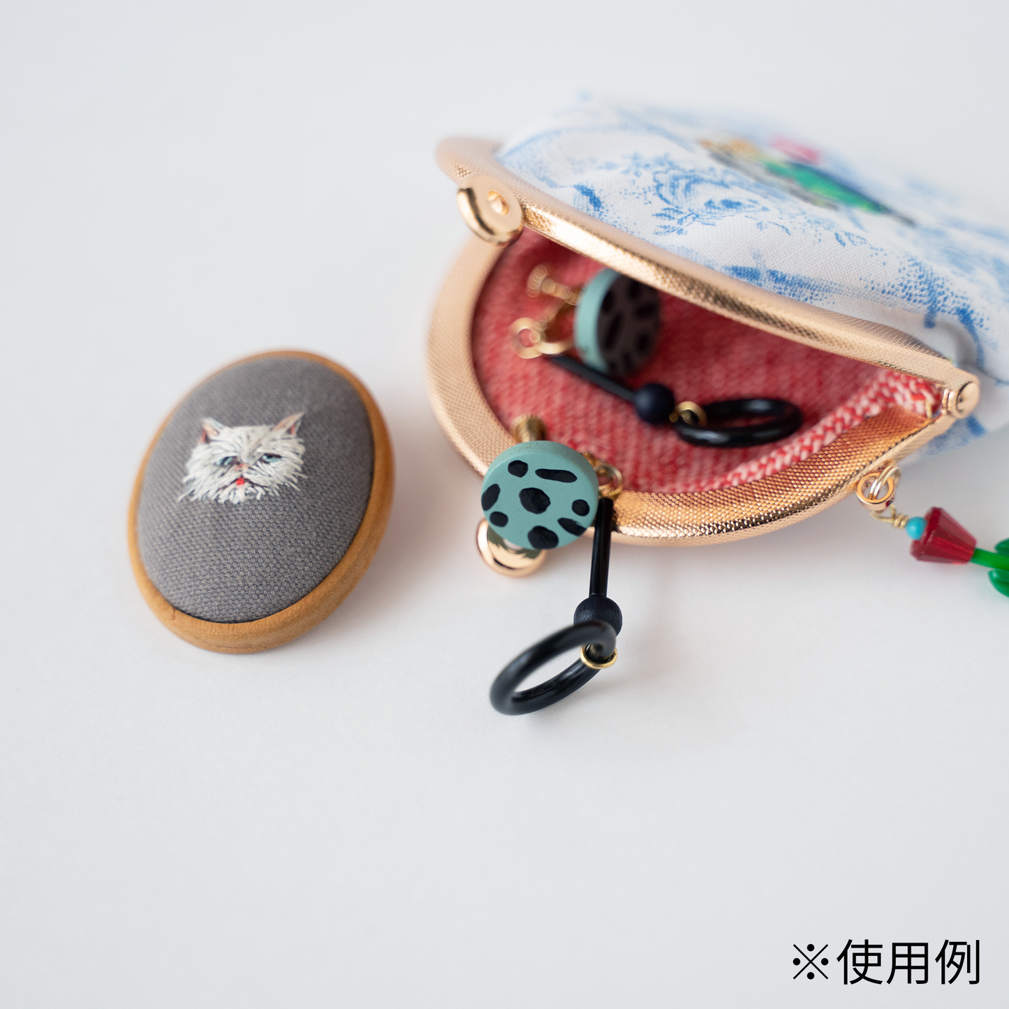 餃子の妖精のコスプレをするダコタちゃん