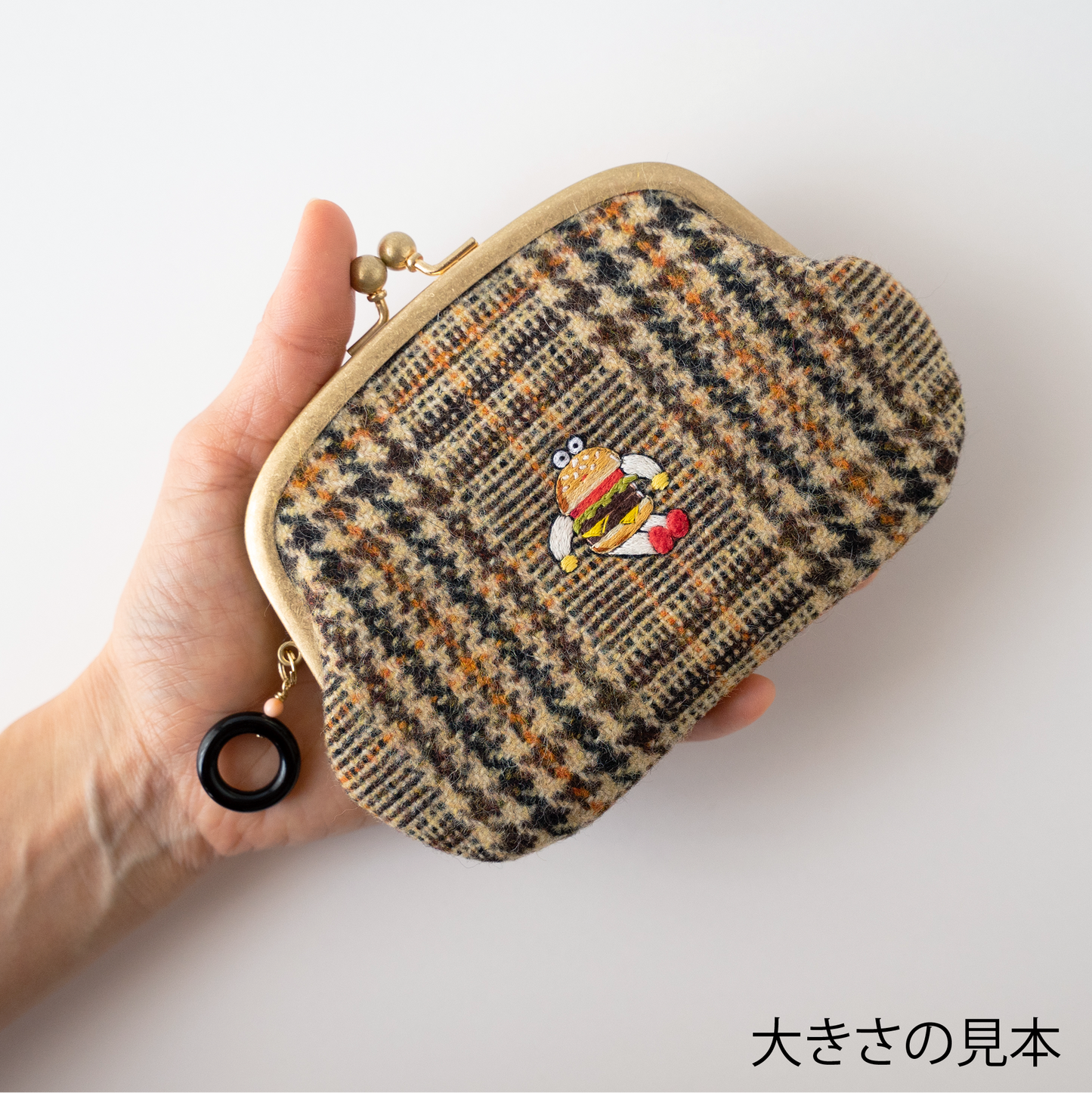 UFOに吸い込まれるドーナツ