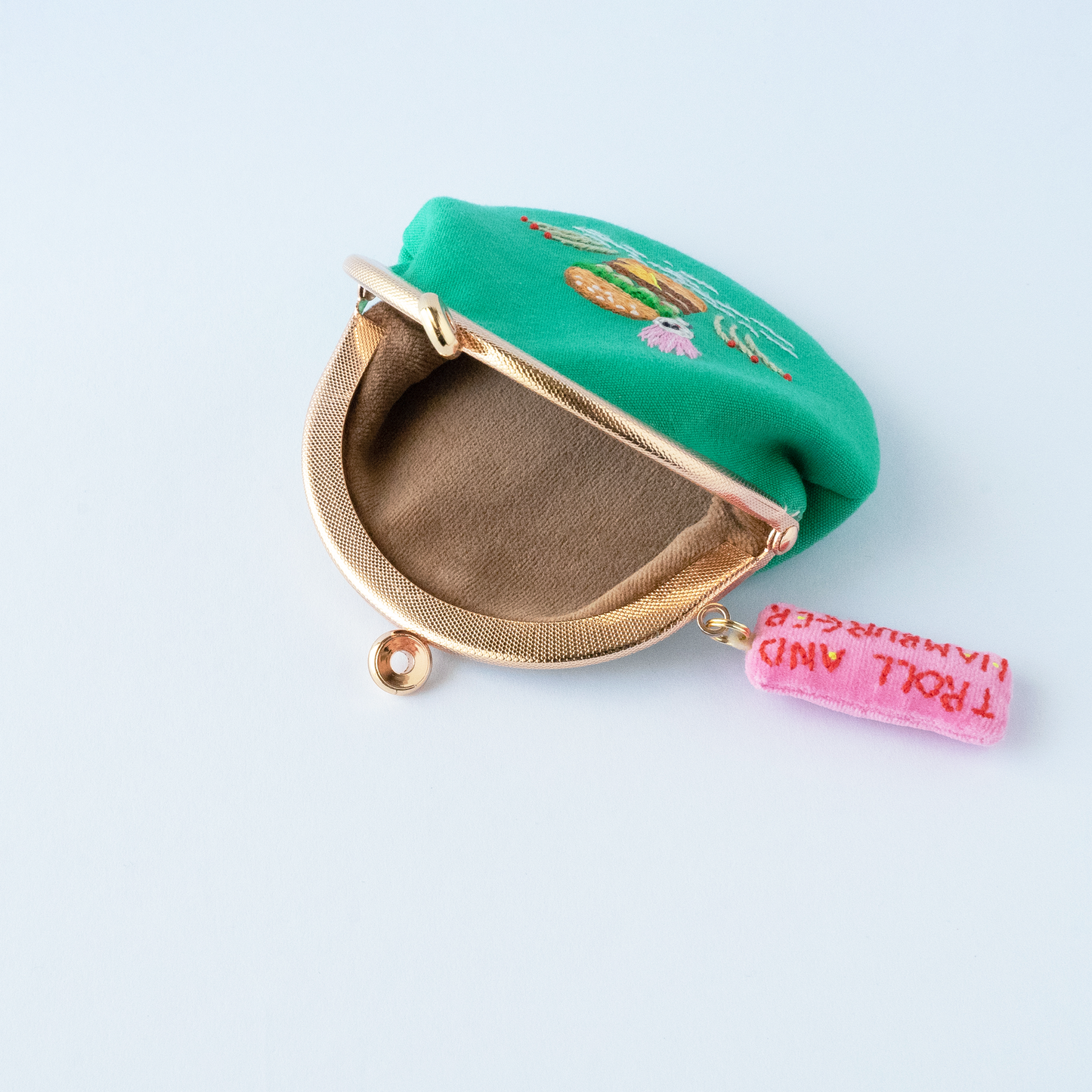 落ちていたハンバーガーとトロール(緑)