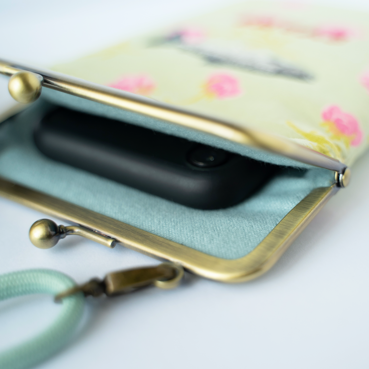 シャケのスマホケース