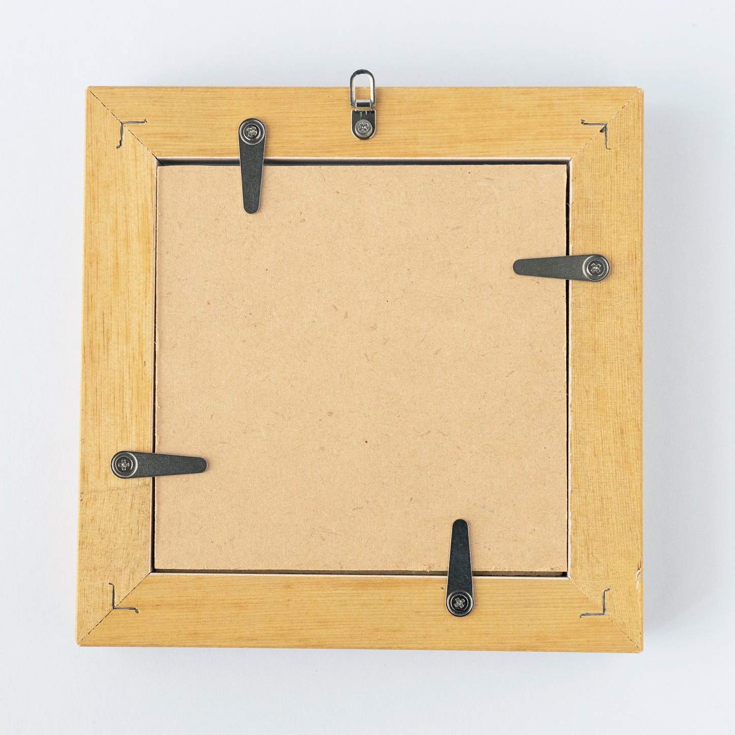 ラッキーフードのレーズン食パンと、ヨークシャテリア