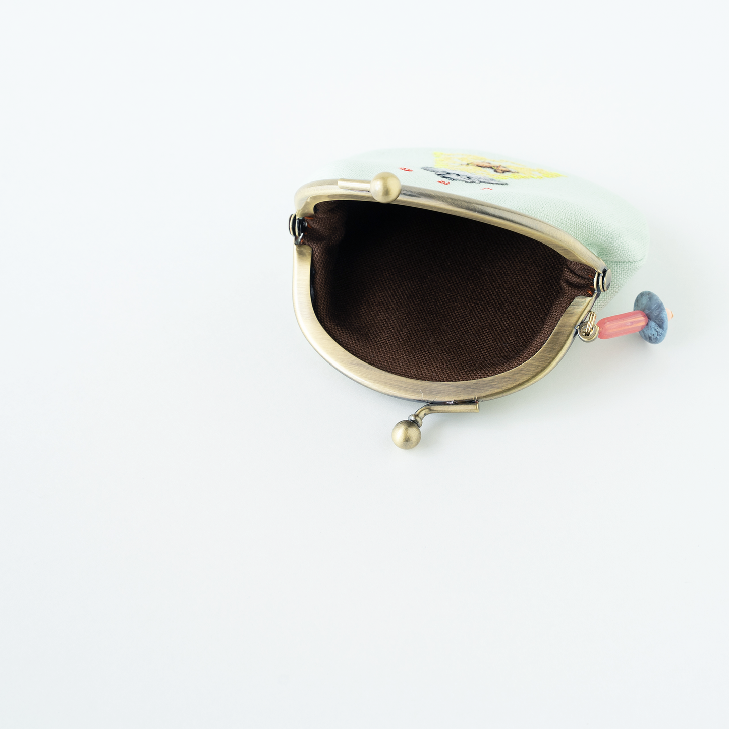 クマのぬいぐるみを収集するUFO