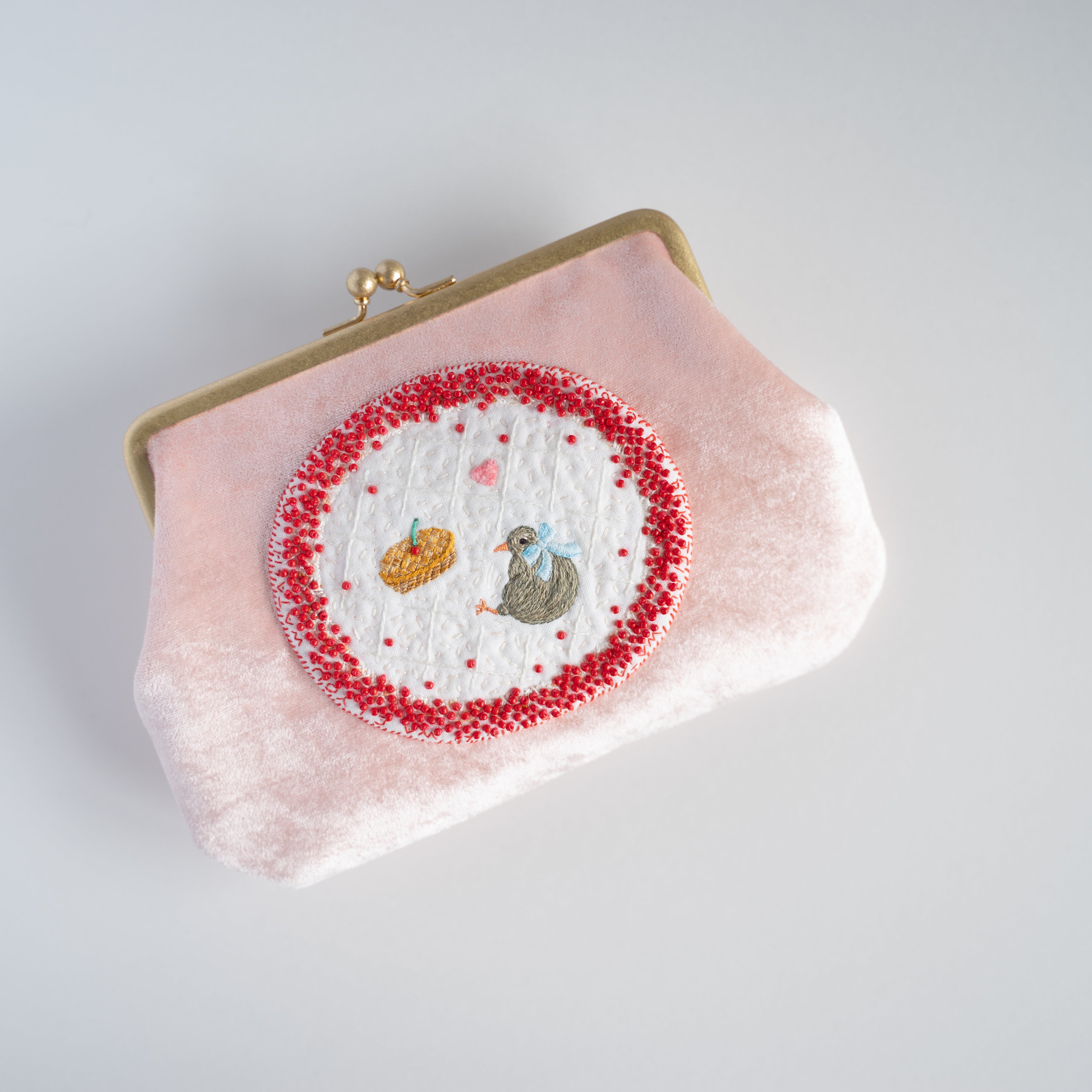 がま口ポーチ – 刺繍作家 ロバのアンテナ